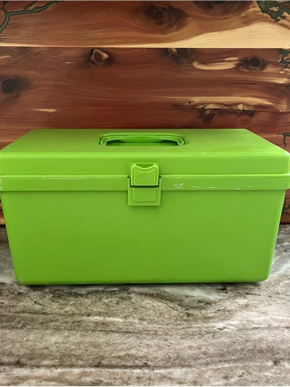 Wilson Manufacturing Corp. vintage Wil-Hold lime green plastic sewing craft case - Picture 5 of 5
